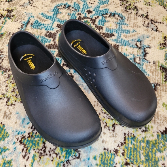 Tredsafe Slip Resistent Black Closed Toe Anti-fatigue Clogs,‎ Mens 10/Womens 12 - Picture 1 of 9